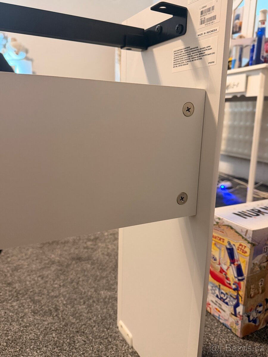 Yamaha L-200 Dřevěný klávesový stojan White - 3