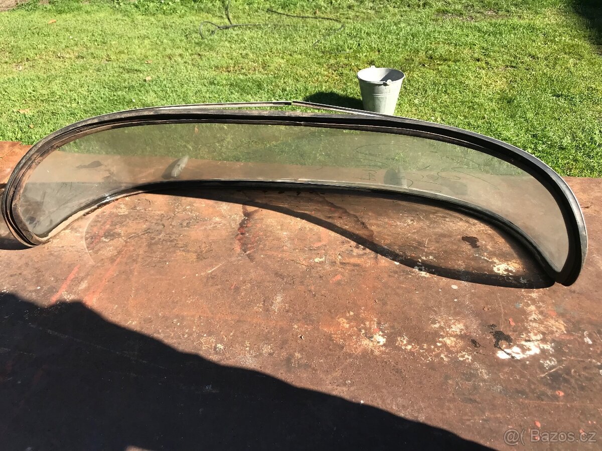 Zadní okno Škoda 1000MB - 3