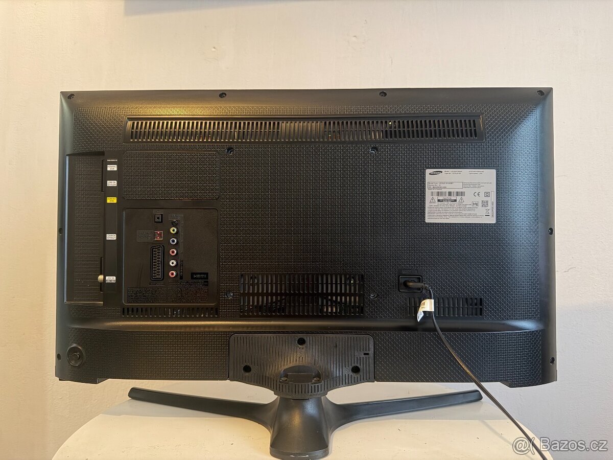 Samsung UE32J5100 Full HD 32 palců - 3