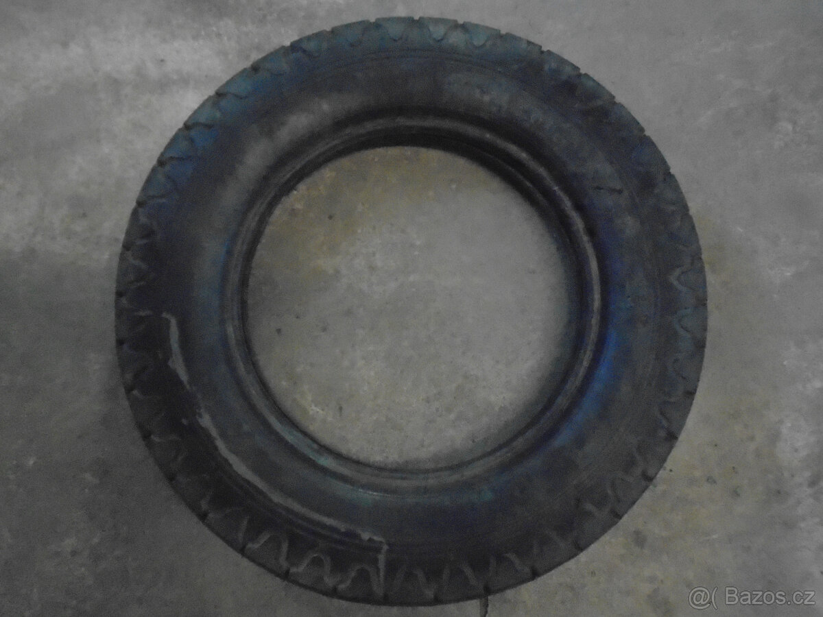 Praga, Škoda - 2 historické pneu 6-18 - 3