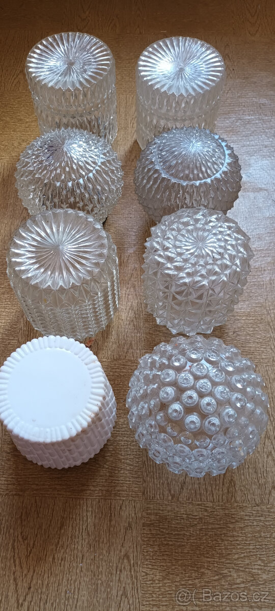 SKLENĚNÁ STÍNIDLA 8KS - 1KS 40KČ - 3