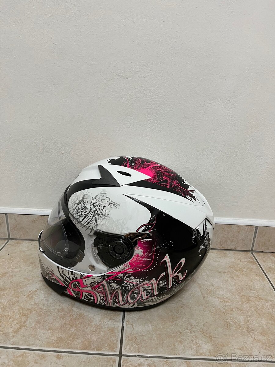 Shark helma - 3
