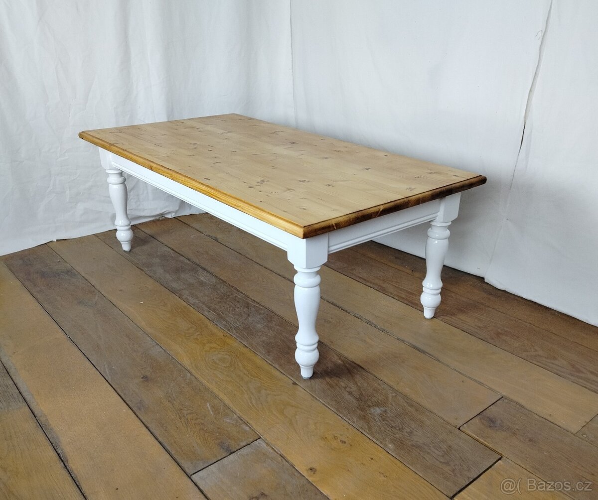 Dřevěný konferenční stolek - 3