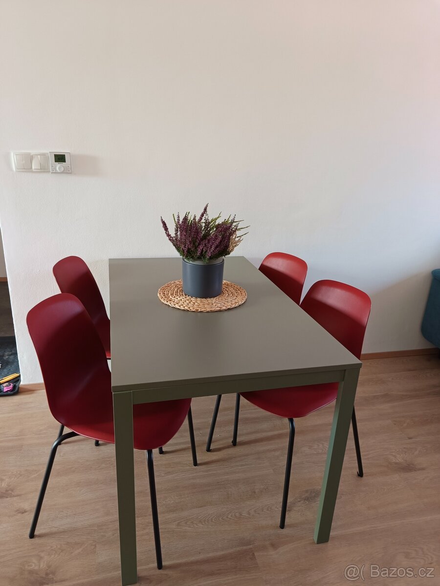 Jídelní stůl a židle - 3