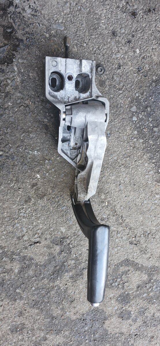 Rucni brzda audi A3 8P - 3