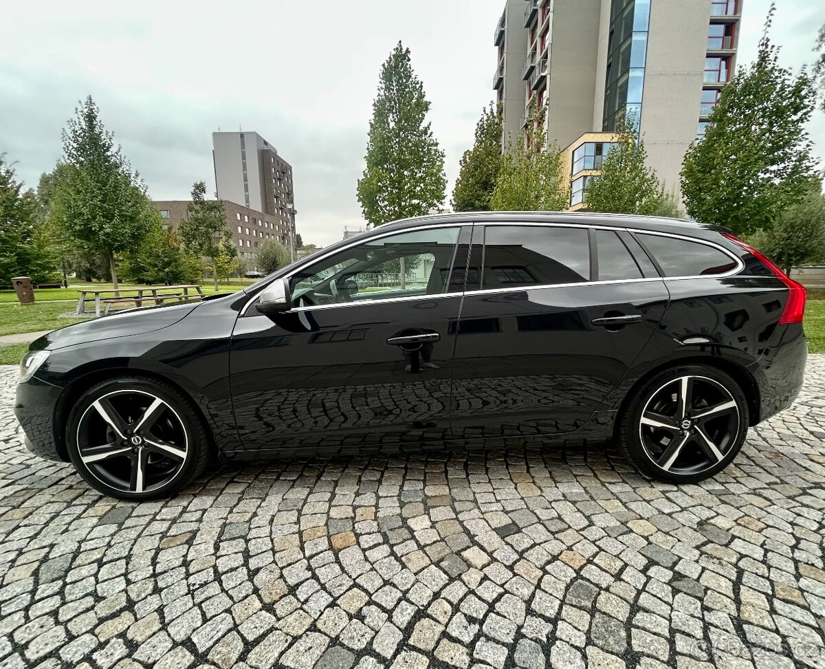 VOLVO V60 2.0D3 R-DESIGN-5VÁLCE-AUTOMAT-KUŽE-NAVI-COCKPIT - 3