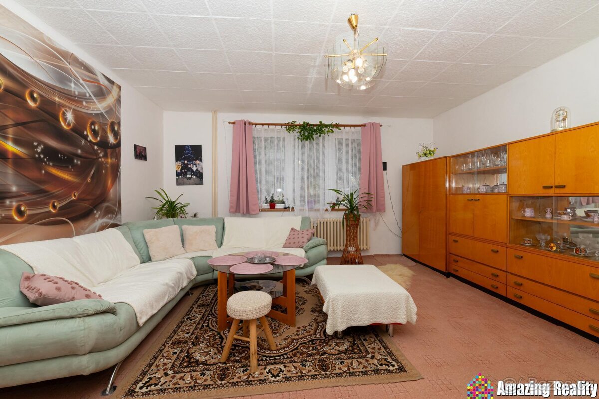 Prodej zděného bytu s garáží a balkonem, v obci Mileč - 3