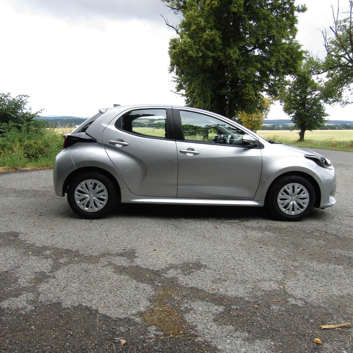 Toyota Yaris, 1,0i 53kw, BENZÍN, 2022, NAJETO 38 049km - 3