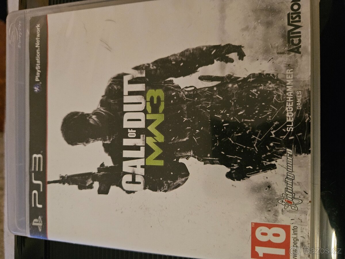 PlayStation 3 Super Slim 500 GB + 2 ovladače + 5 her - 3