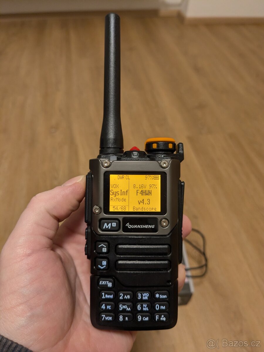 Quansheng UV-K6 s příslušenstvím - 3