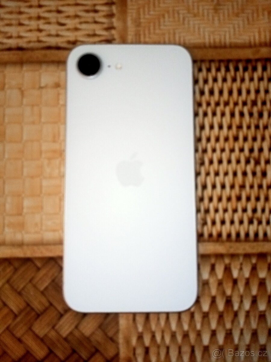 Prodám iPhone 16e E-sim - 3