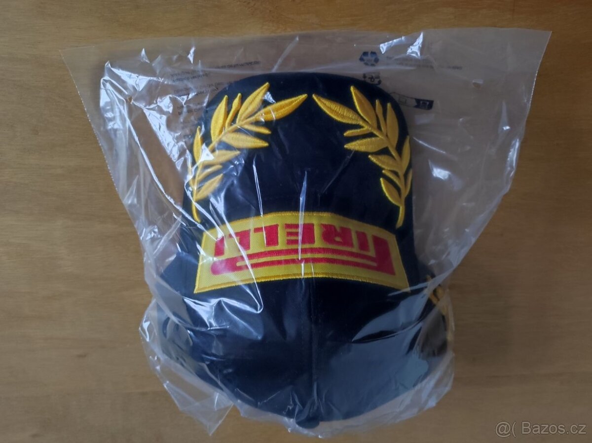 Originální čepice a chytré hodinky Formule 1 Pirelli - 3