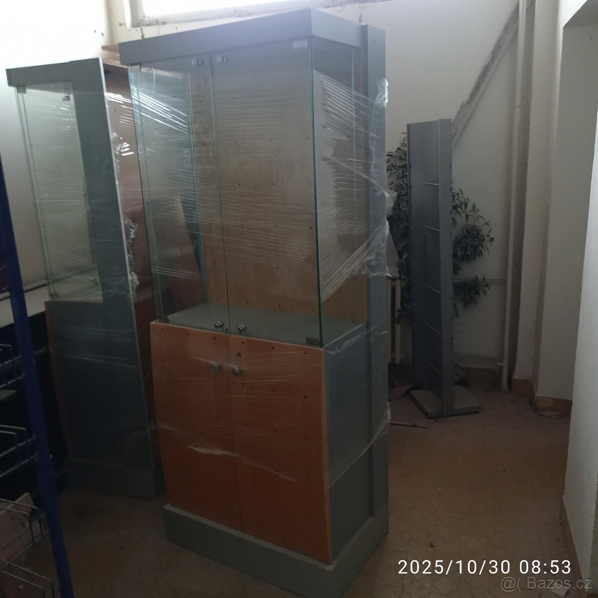 Skleněná vitrína - 3