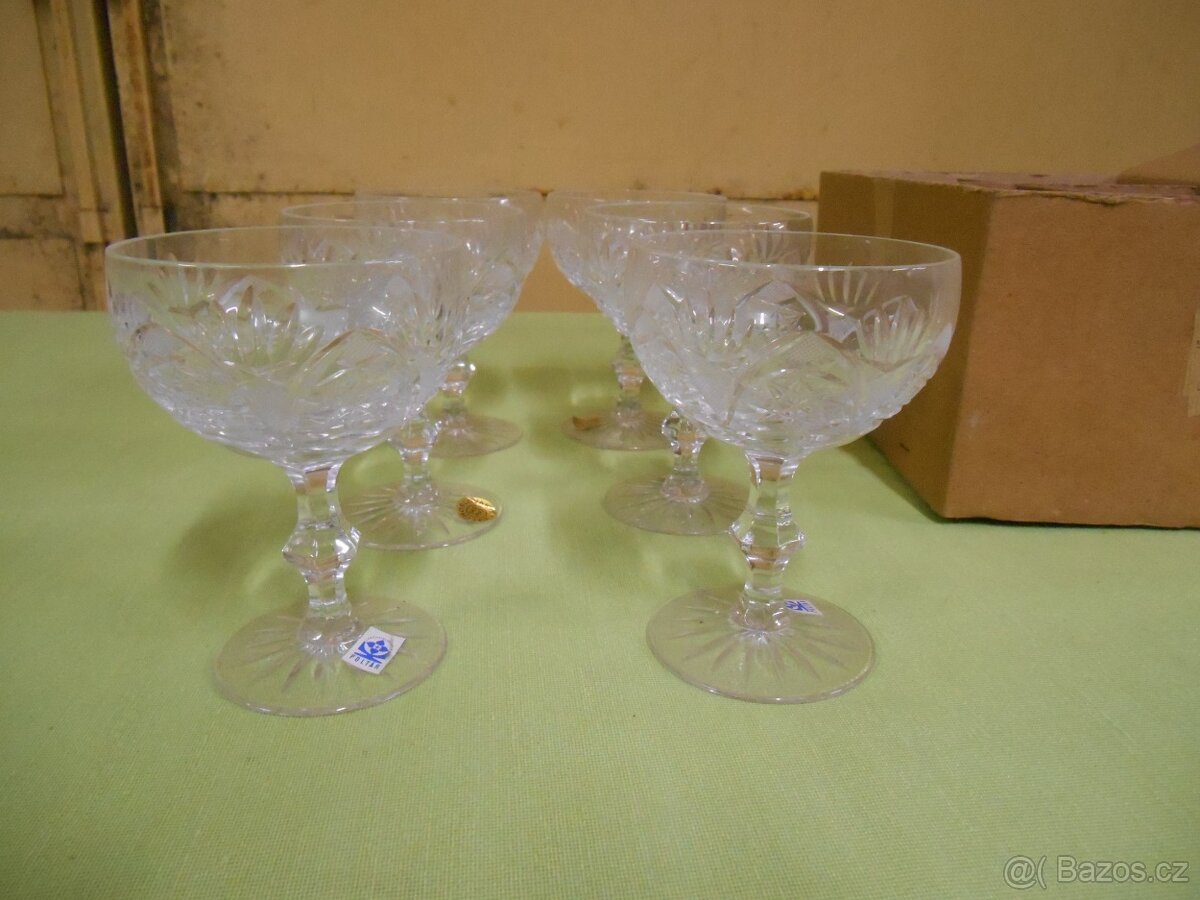 Sada broušených skleniček - 3