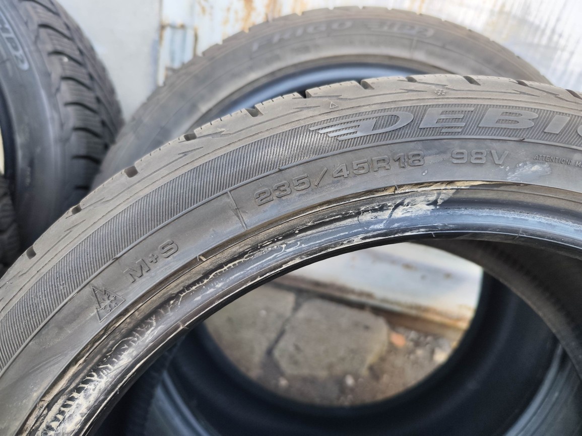 18"sada zimní pneu Debica 235/45/18 4000Kč/4ks - 3