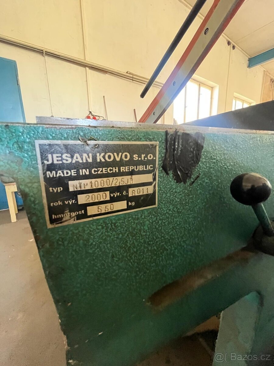 TABULOVÉ NŮŽKY - 3