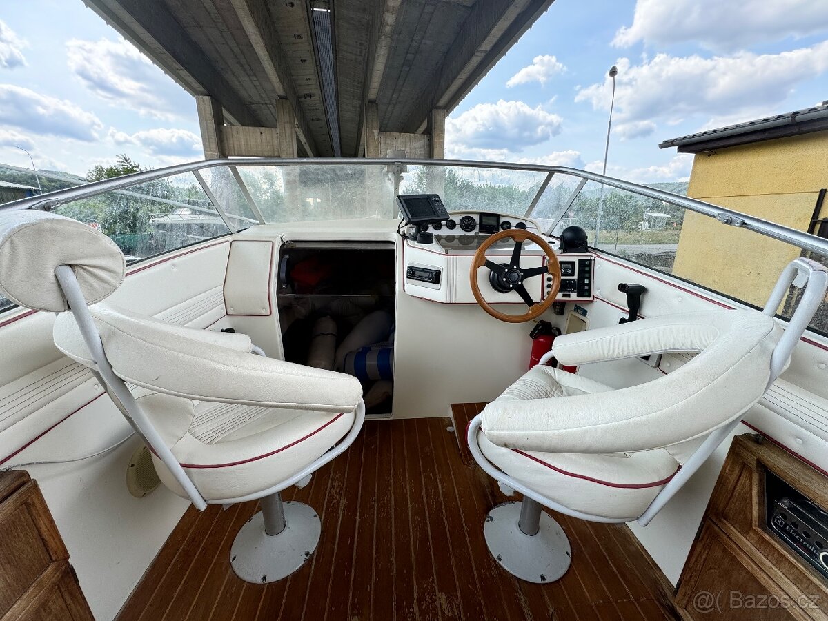 Kajutová Obytná loď NOR-DAN 6100 pro 8 lidí, spaní i wc - 3