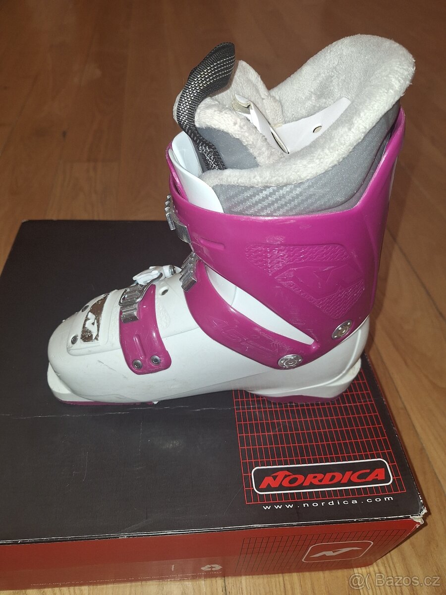 Prodám dívčí přezkáče vel. 220 - 3