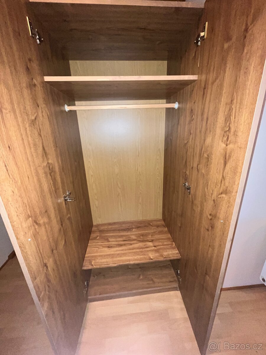 Dřevěná skřín - 3