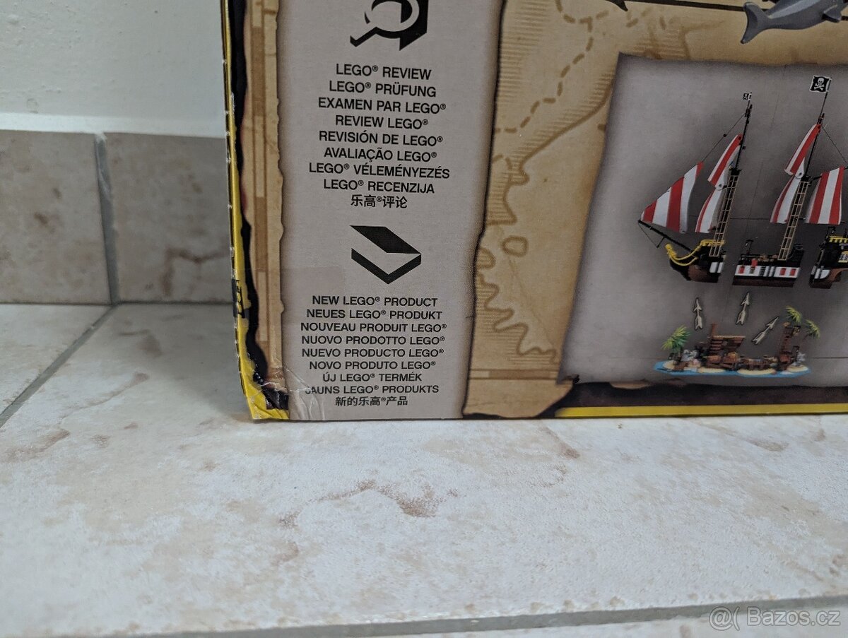 LEGO Ideas 21322 Zátoka pirátů z lodě Barakuda - 3