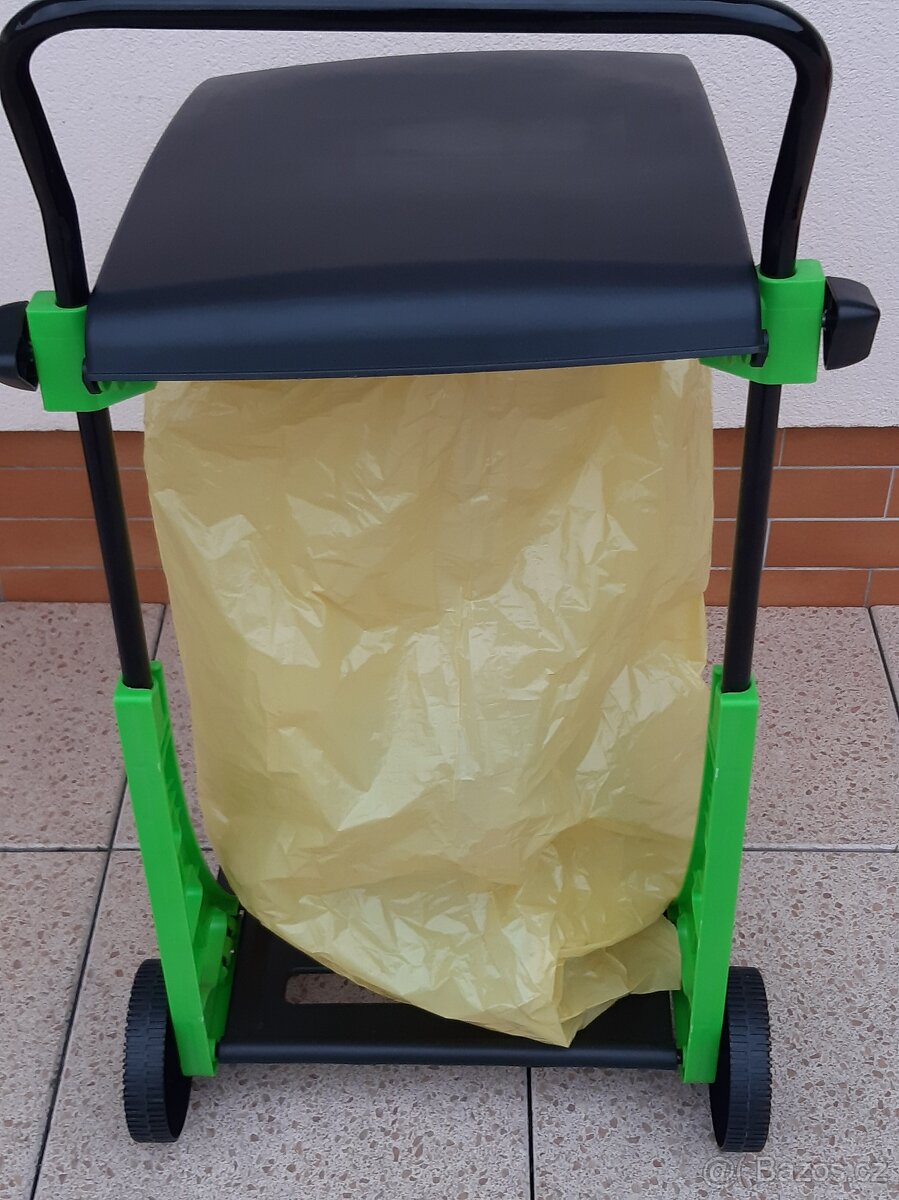 Plastový odpadkový koš s kolečky - 3
