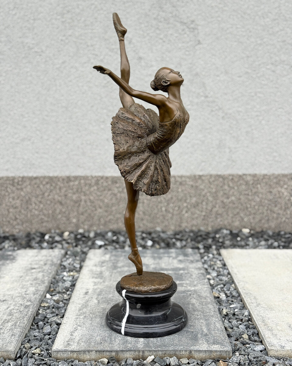 Luxusní bronzová socha Baletky elegantní tanečnice dárek - 3