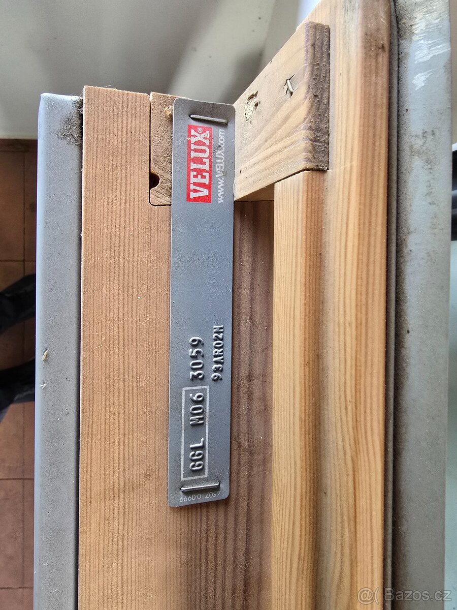 Střešní okna Velux 78x118 - 3