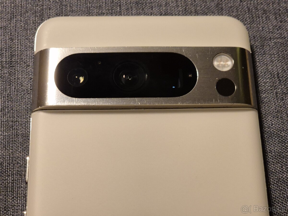 Google Pixel 8 Pro - 3