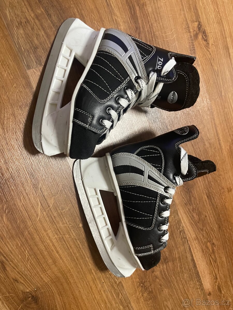 Volnočasové lední brusle - 3