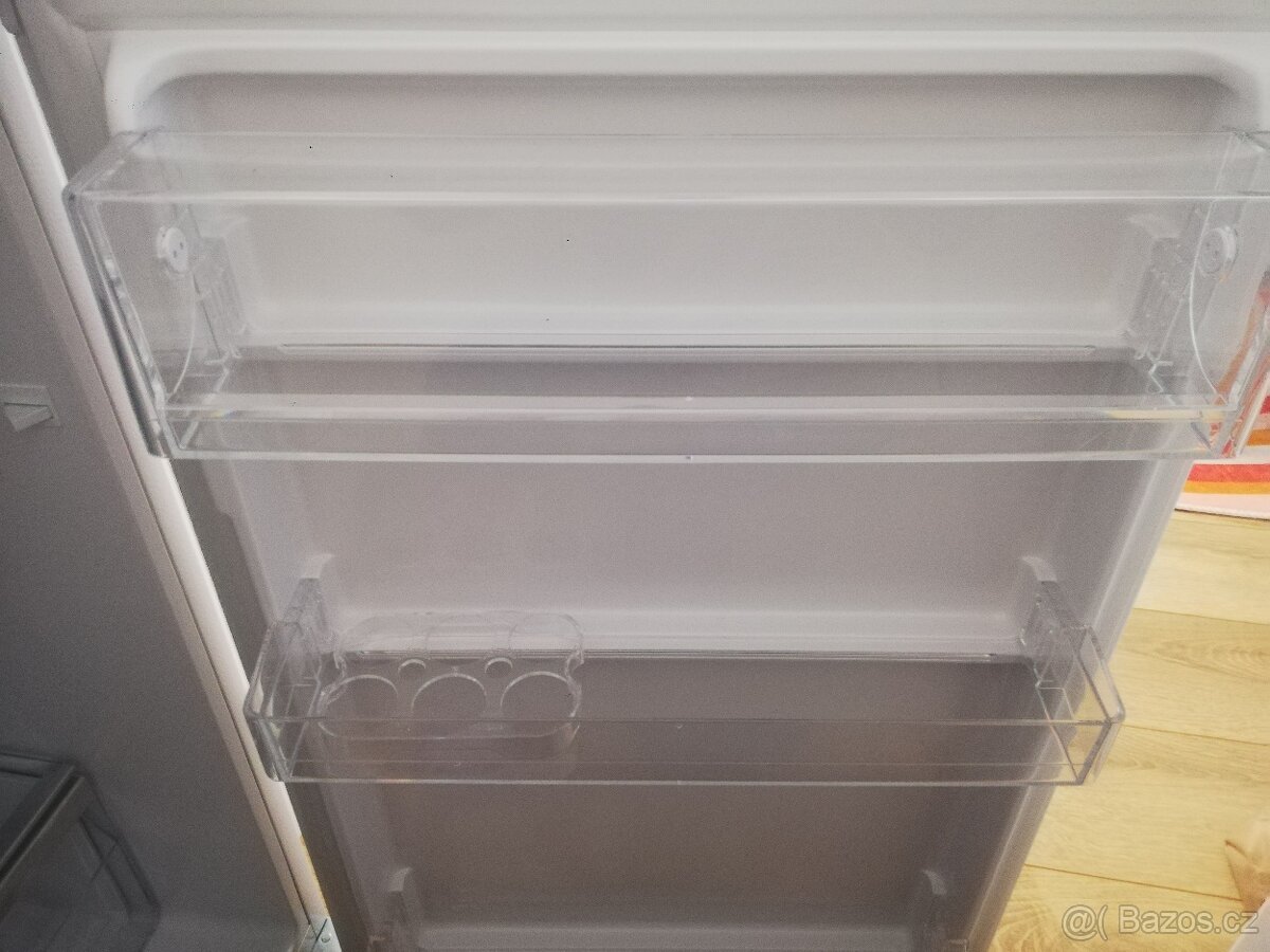 Lednička s mrazicí přihrádkou Electrolux - 3