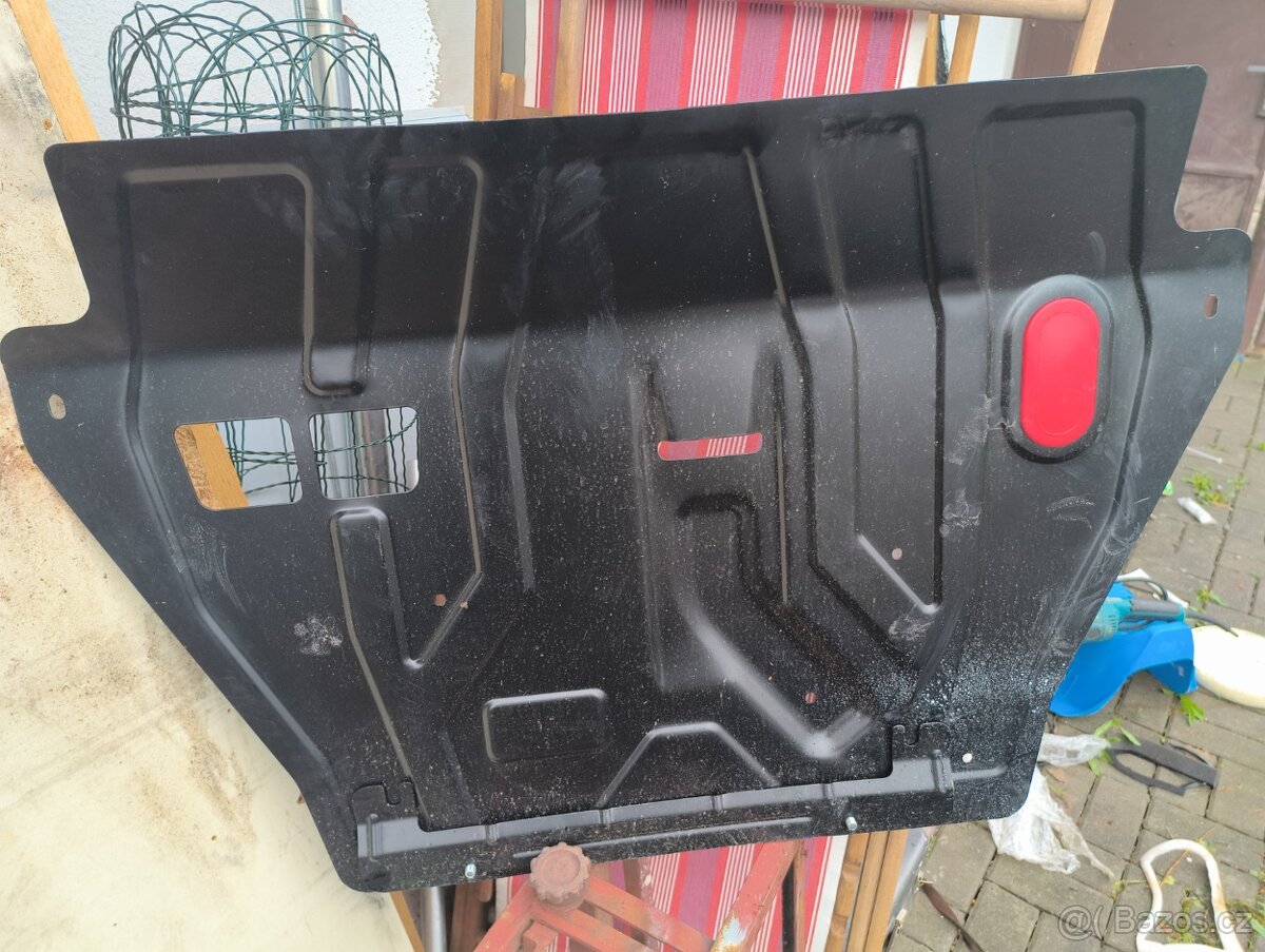 Krycí plech pod motor Toyota RAV4 - 3