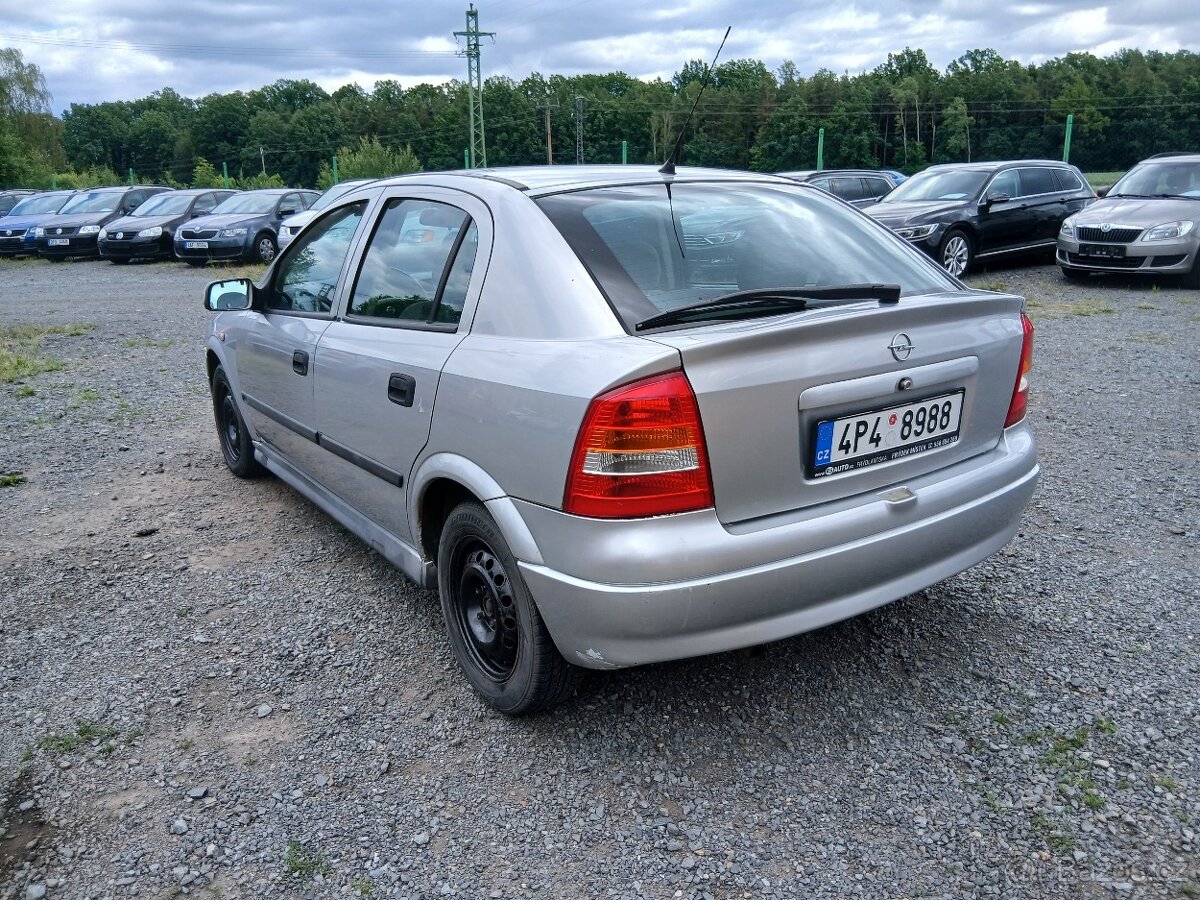Opel Astra 1.2i - 3