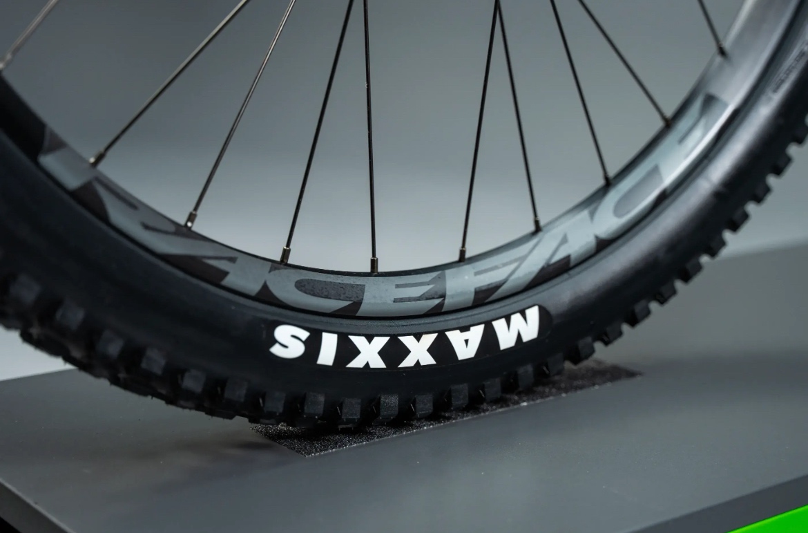 Nové karbonové elektrokolo Focus JAM² SL 8.7 - 3