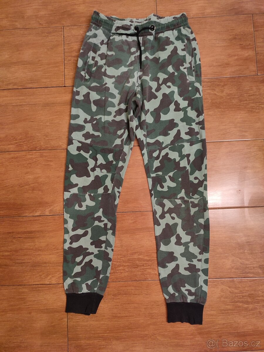 Tepláky chlapecké v perfektním stavu.Velikost 158/164 - 3