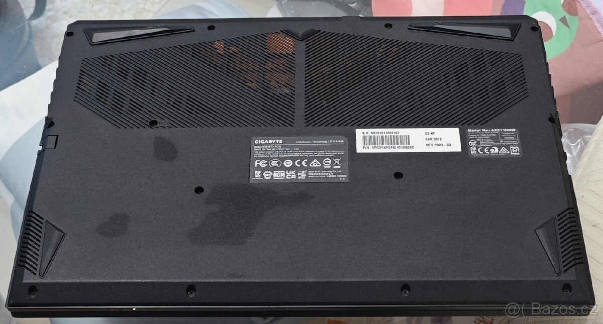 Prodám herní notebook Gigabyte G5 KF - 3