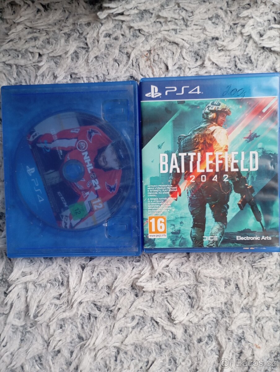 PlayStation 4 slim - 3