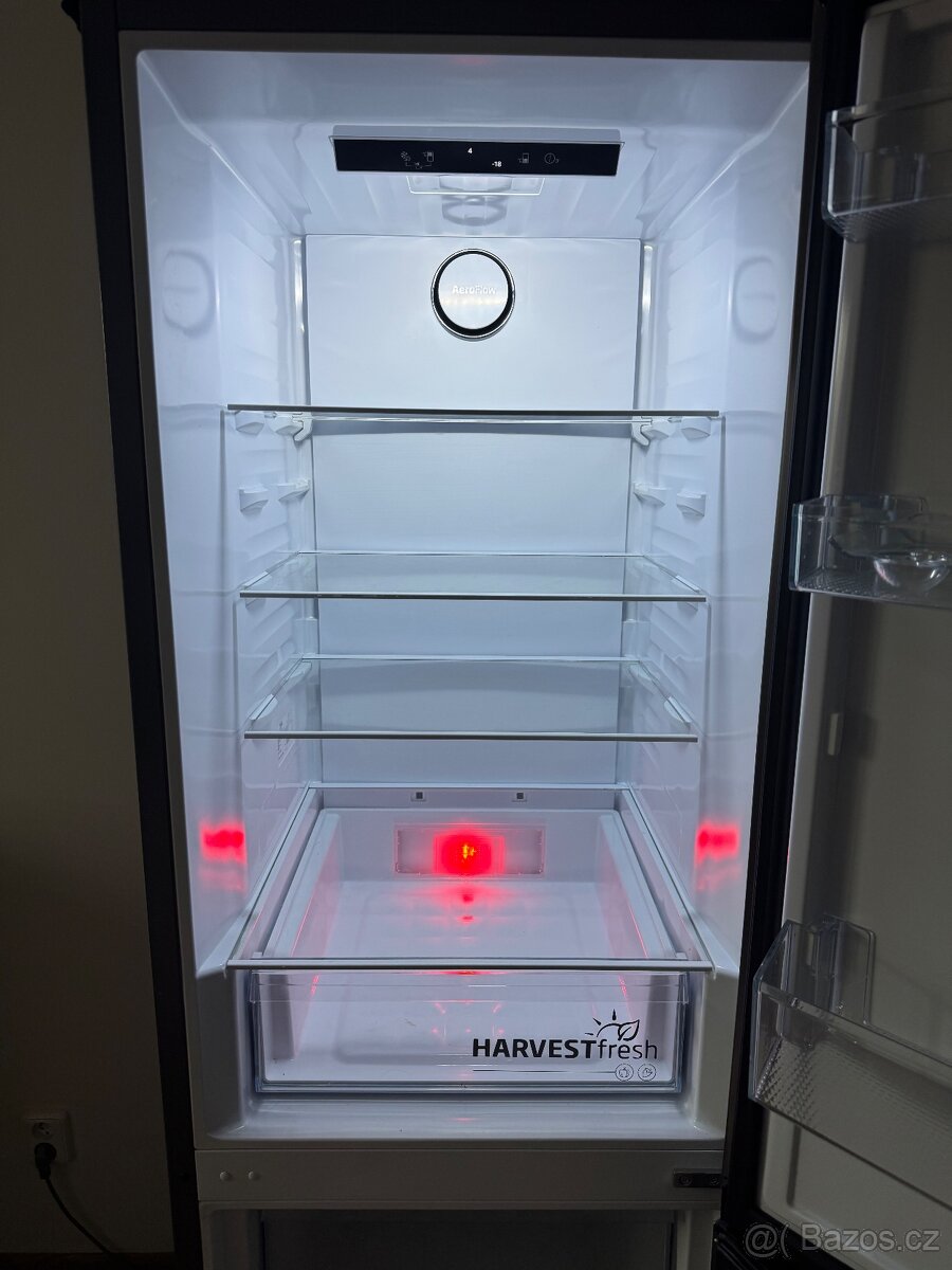 Chladnička s mrazničkou Beko Beyond B5RCNA365HG šedá - 3