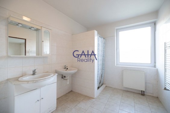 Vacenovice - Nemovitost se strategickou polohou - 692m2 - 3