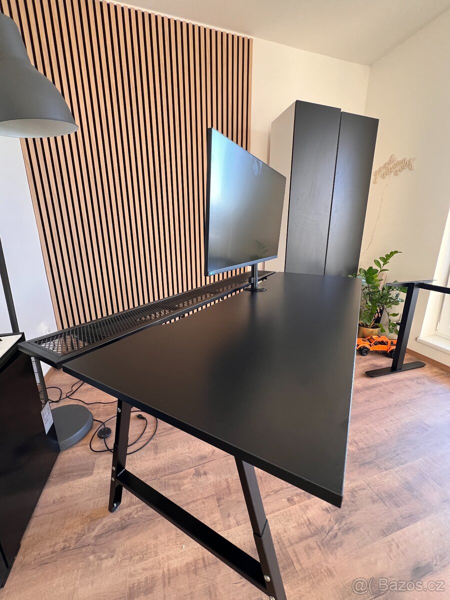 Prodám herní stůl IKEA - 3