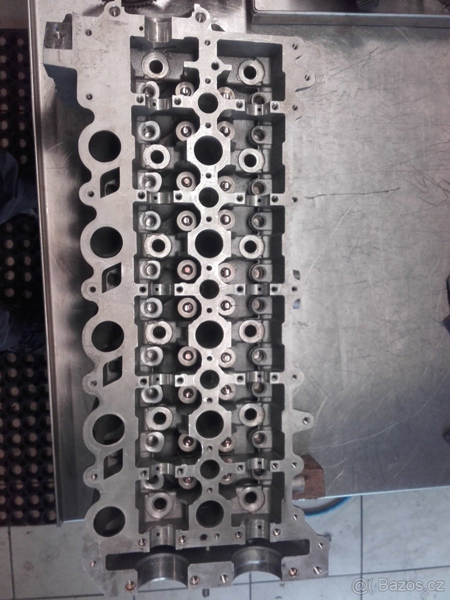 Volvo hlava motoru D3,D4,D5,D6 a 2.4D - 3