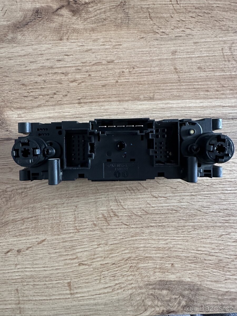 Panel klimatizace 5JA820045B - 3