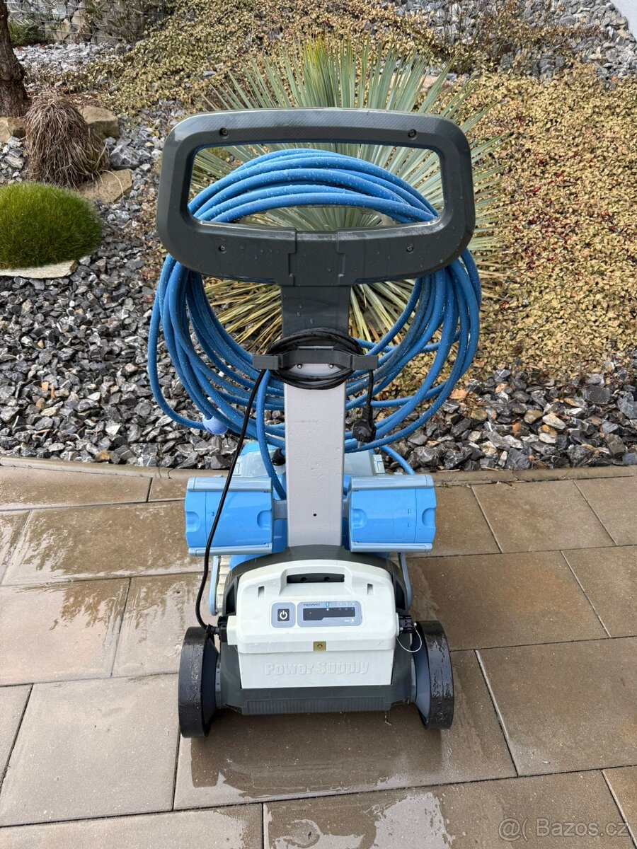 Bazénový vysavač Dolphin Supreme M400 - 3