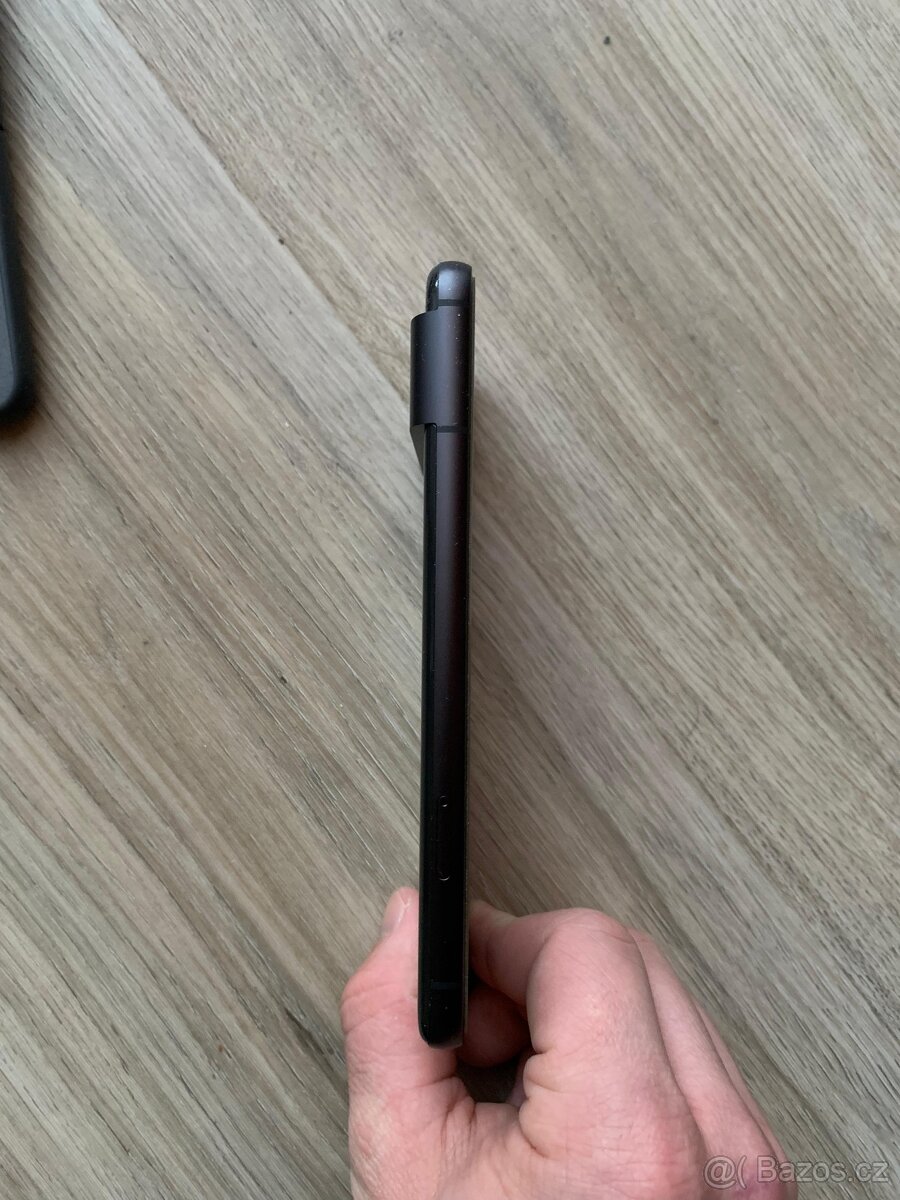 Google Pixel 8 8 GB/128 GB + příslušenství - 3