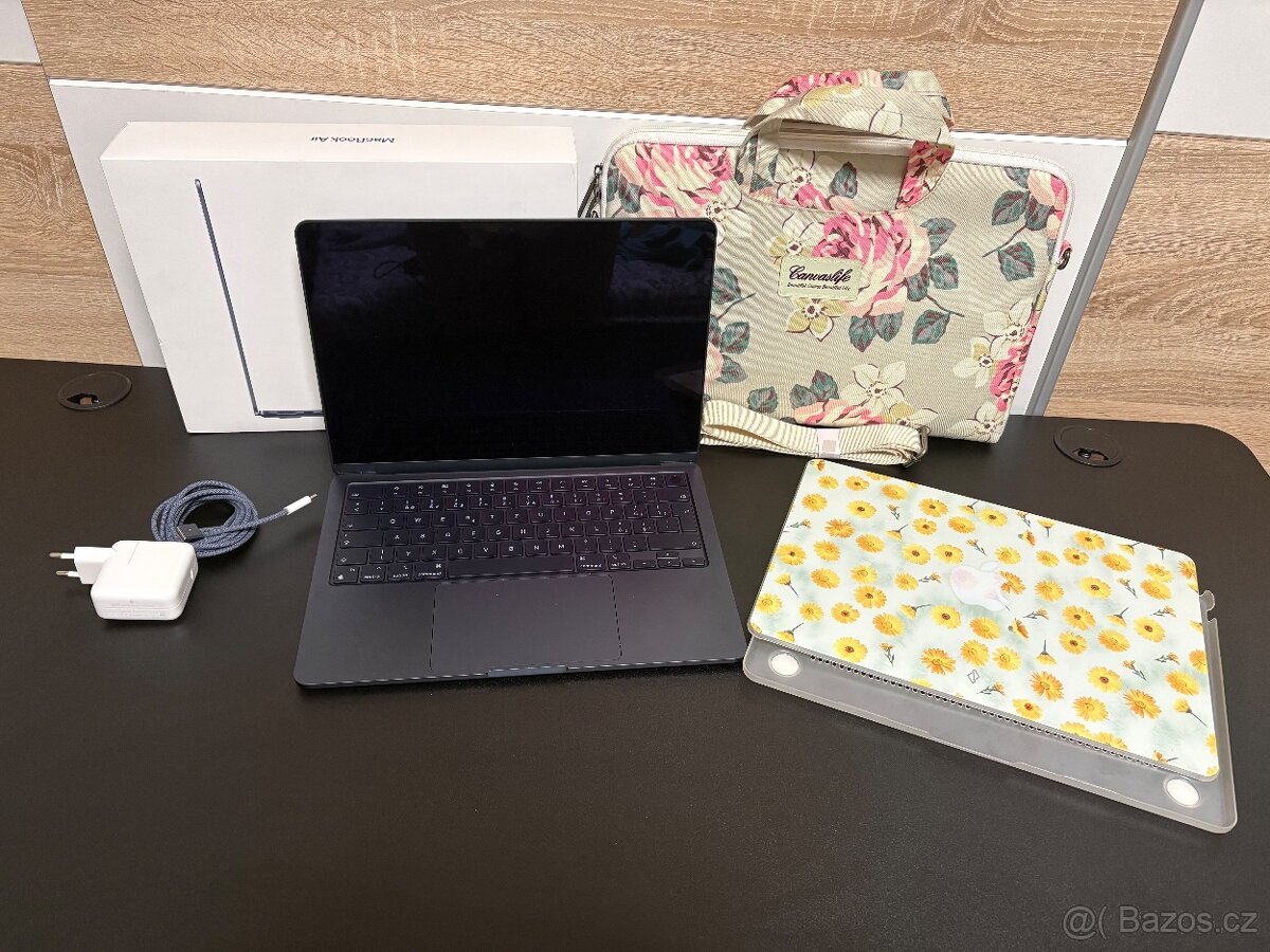 Macbook AIR 13” M3 - minimalne pouzity Zaruka - 3
