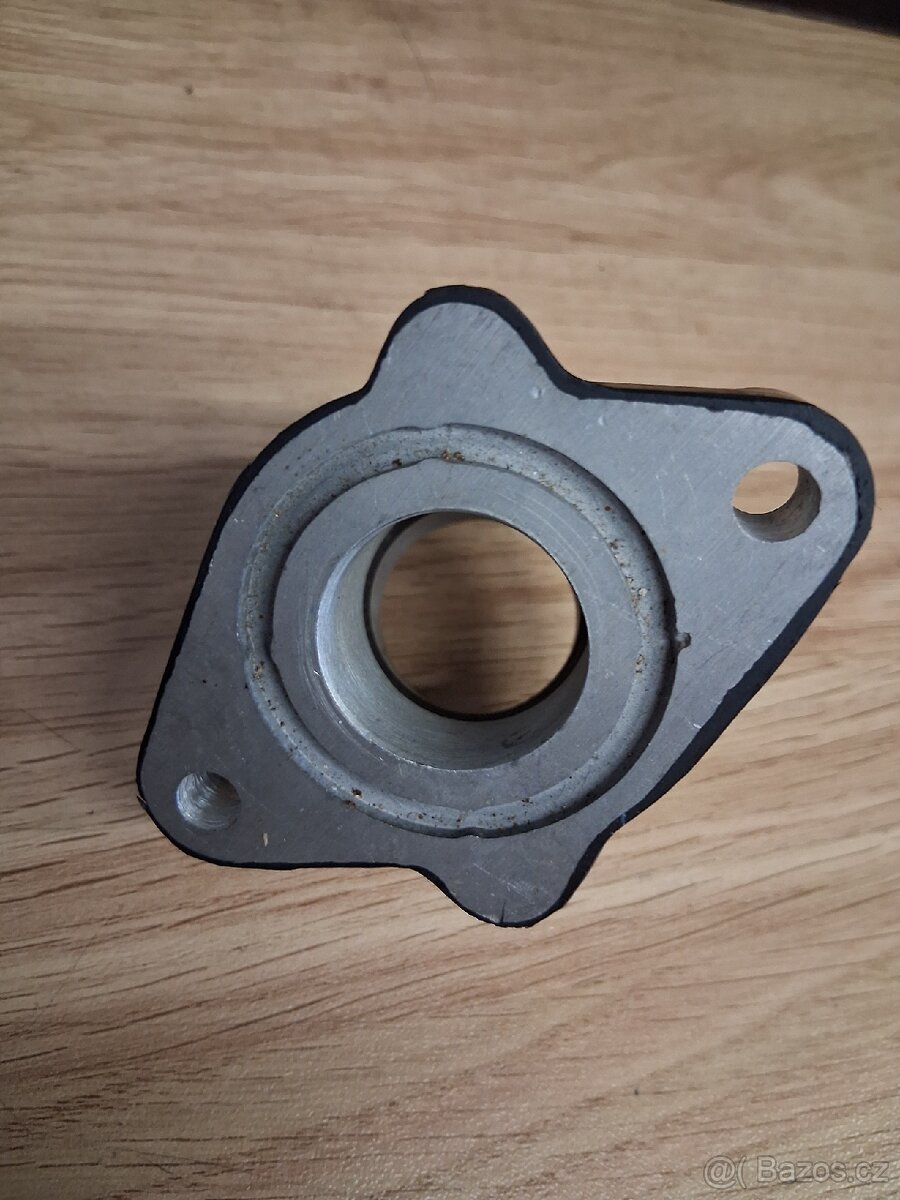 Yuki Vista 125 příruba - 3