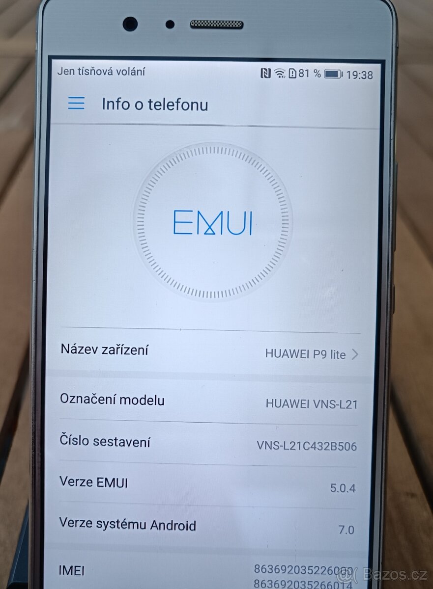 Mobilní telefon Huawei P9 Lite / GOLD / Displej: 5,2" - 3