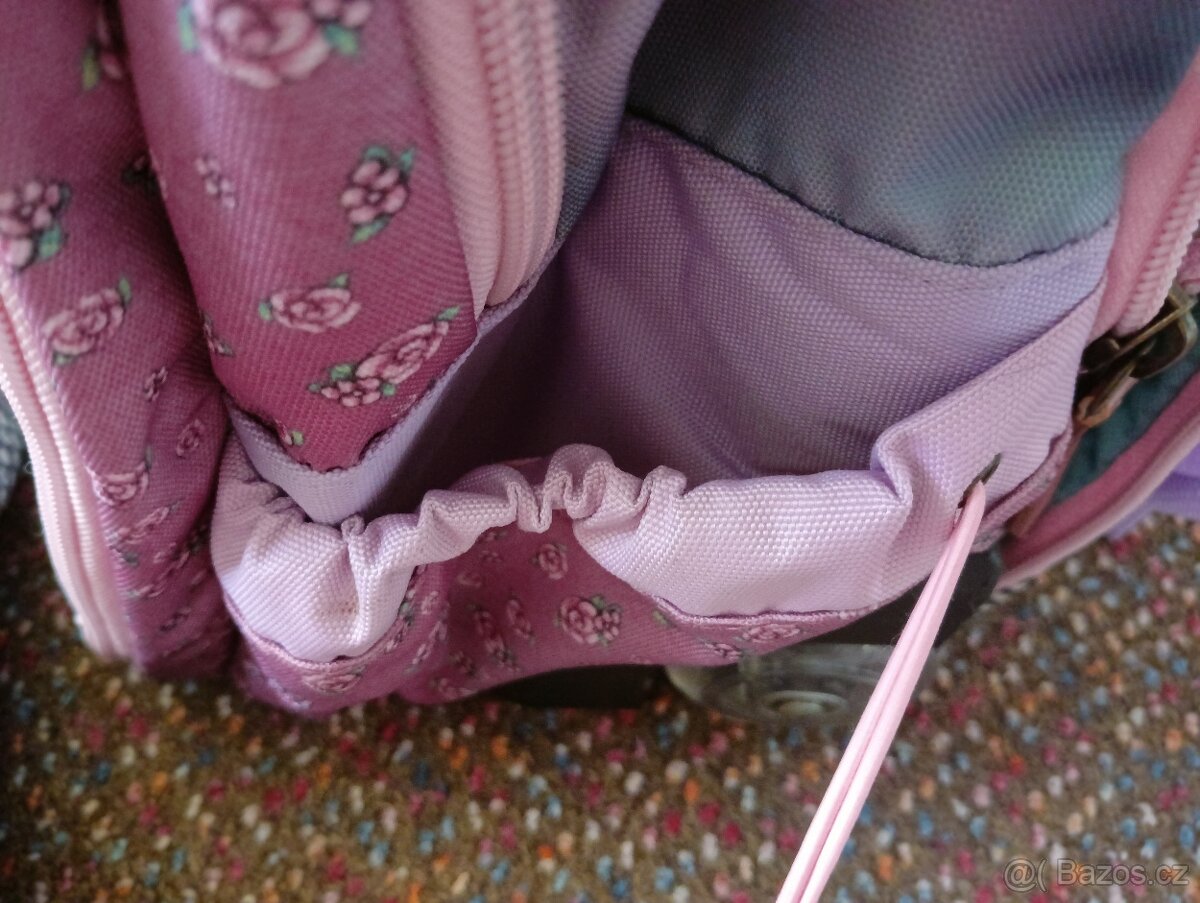 SANTORO ŠKOLNÍ BATOH, cestovní na kolečkach+ kšiltovka Sant - 3