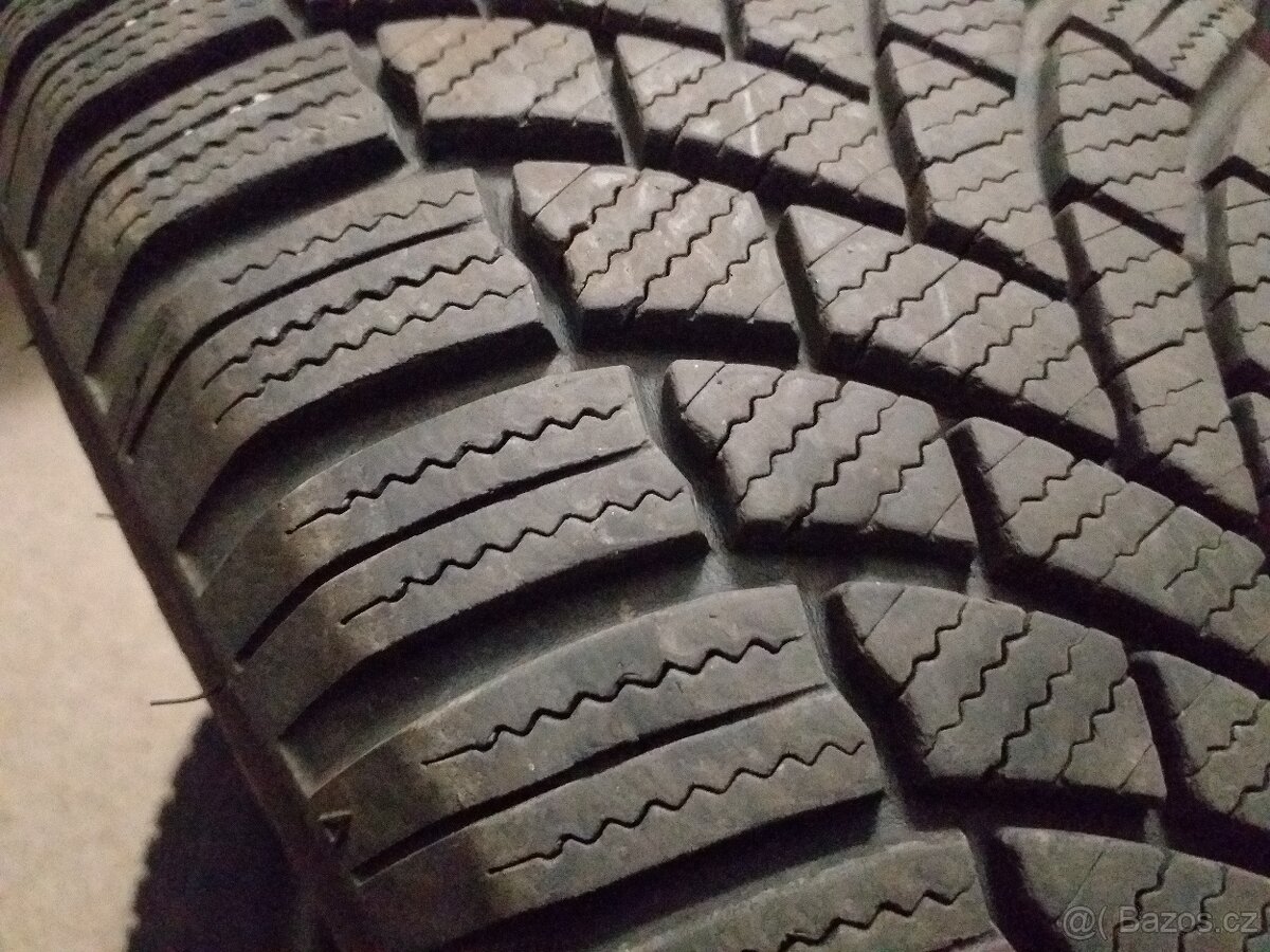 Zimní pneu 185/70R15 88T M+S Brigestone 15" - 3