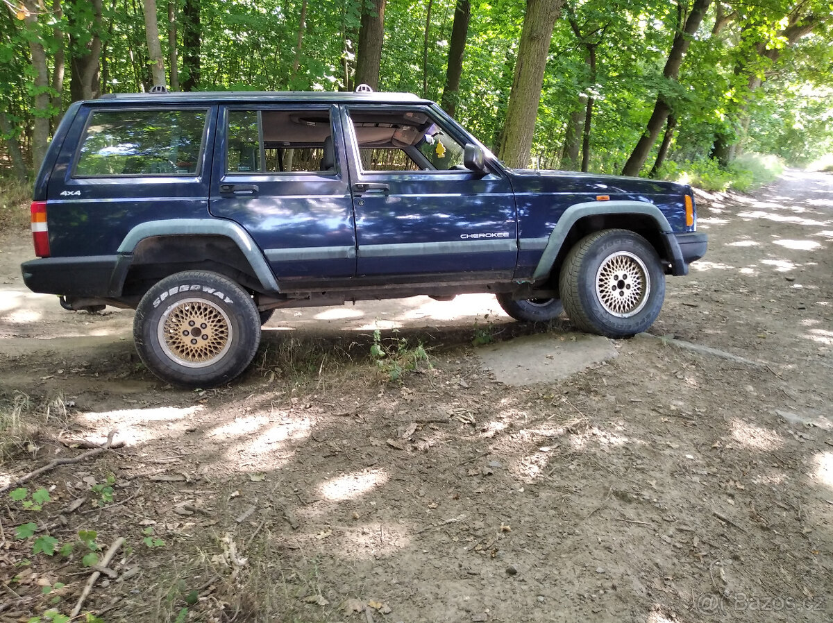 Jeep Cherokee XJ 2,5 TD 85KW - 3