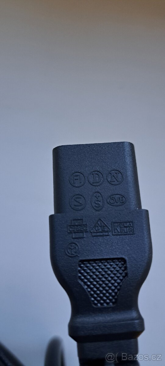 Napájecí kabel IEC-zásuvka k PC atd / 1.5m - 3